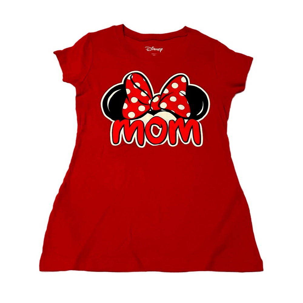 🏰 NWT Disney “Mom” Red T-Shirt Women’s Size M (more like S)